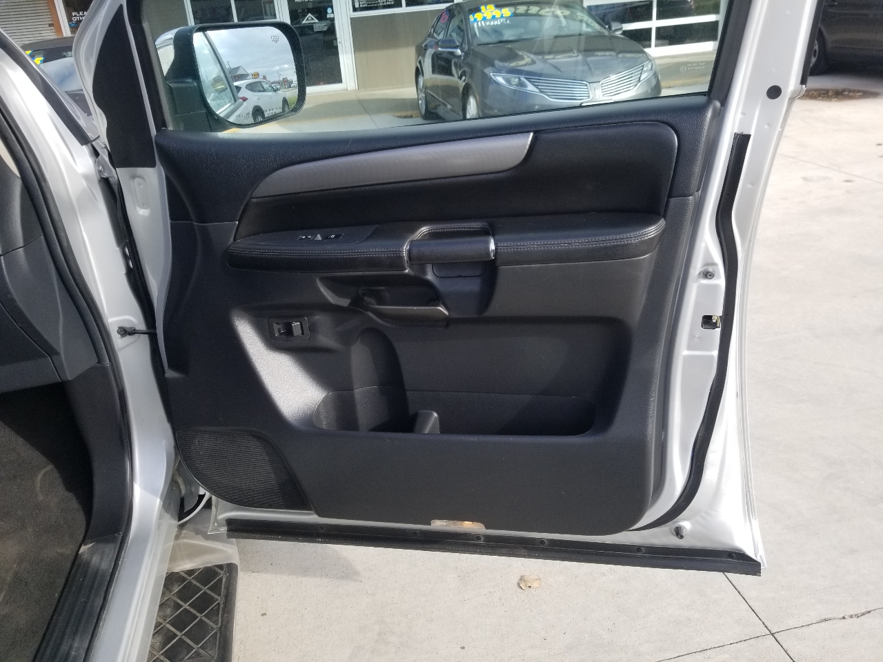 Nissan Armada SL 4WD 2012 Nissan Armada SL 4WD 2012