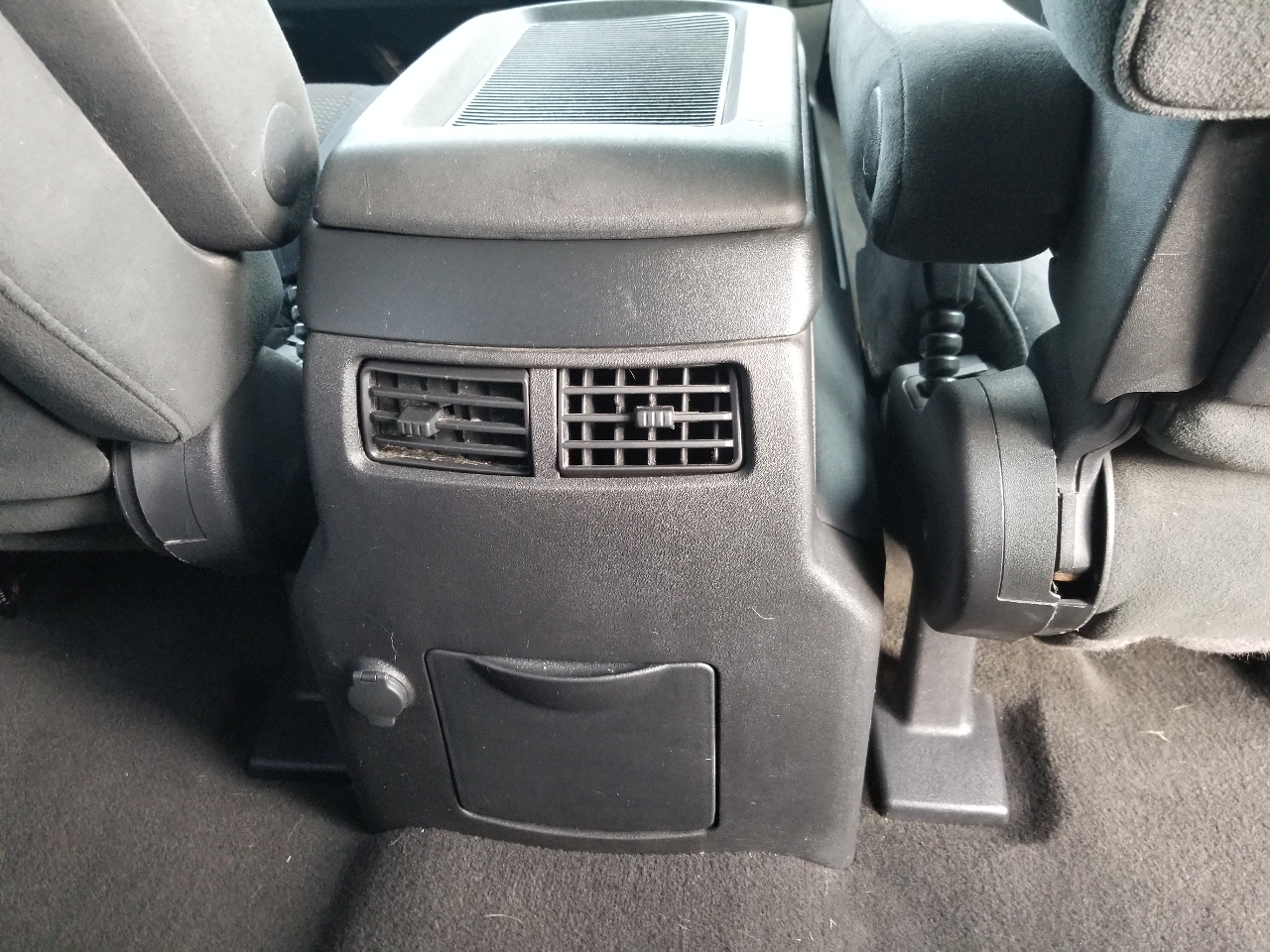 Nissan Armada SL 4WD 2012 Nissan Armada SL 4WD 2012