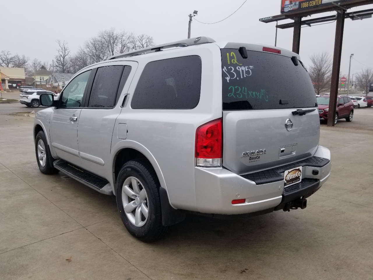 Nissan Armada 4WD 4dr SV 2012