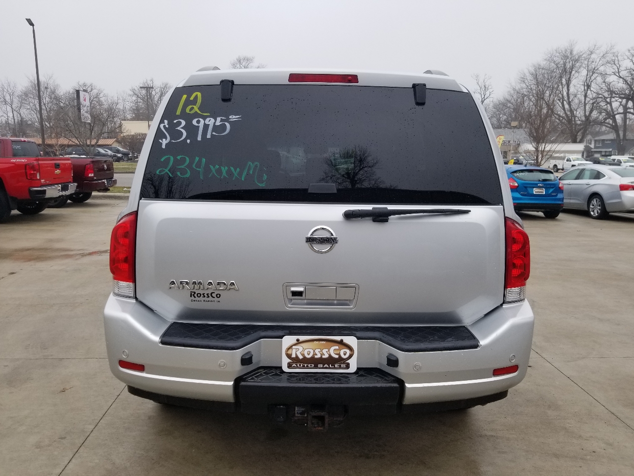 Nissan Armada 4WD 4dr SV 2012