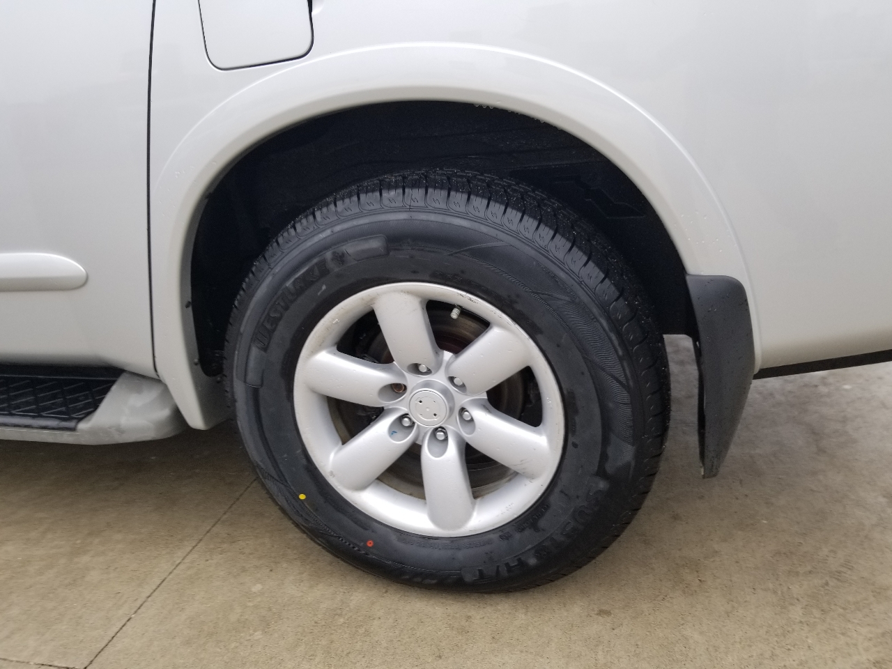 Nissan Armada 4WD 4dr SV 2012