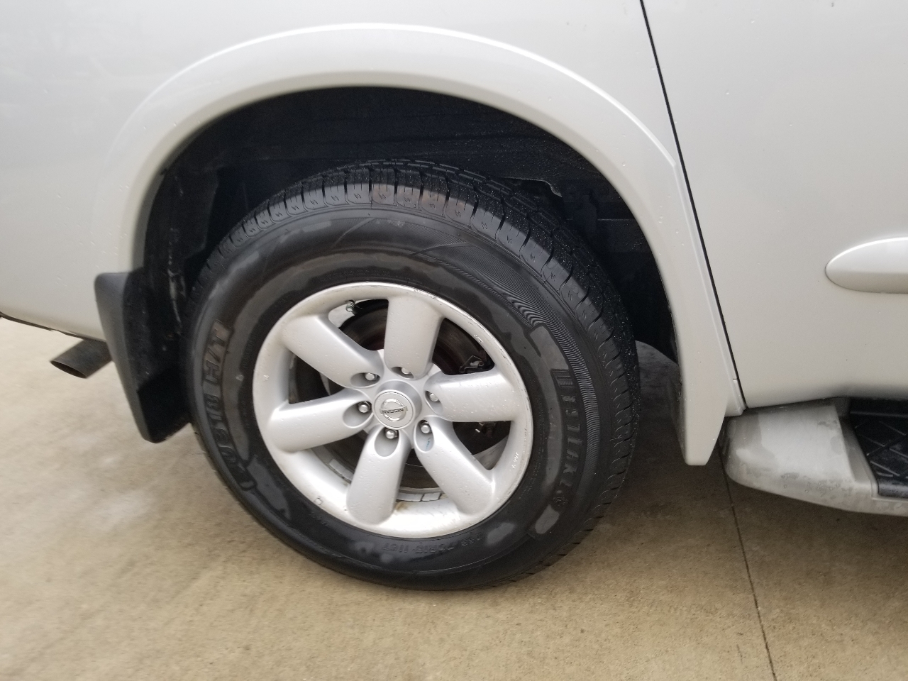 Nissan Armada 4WD 4dr SV 2012