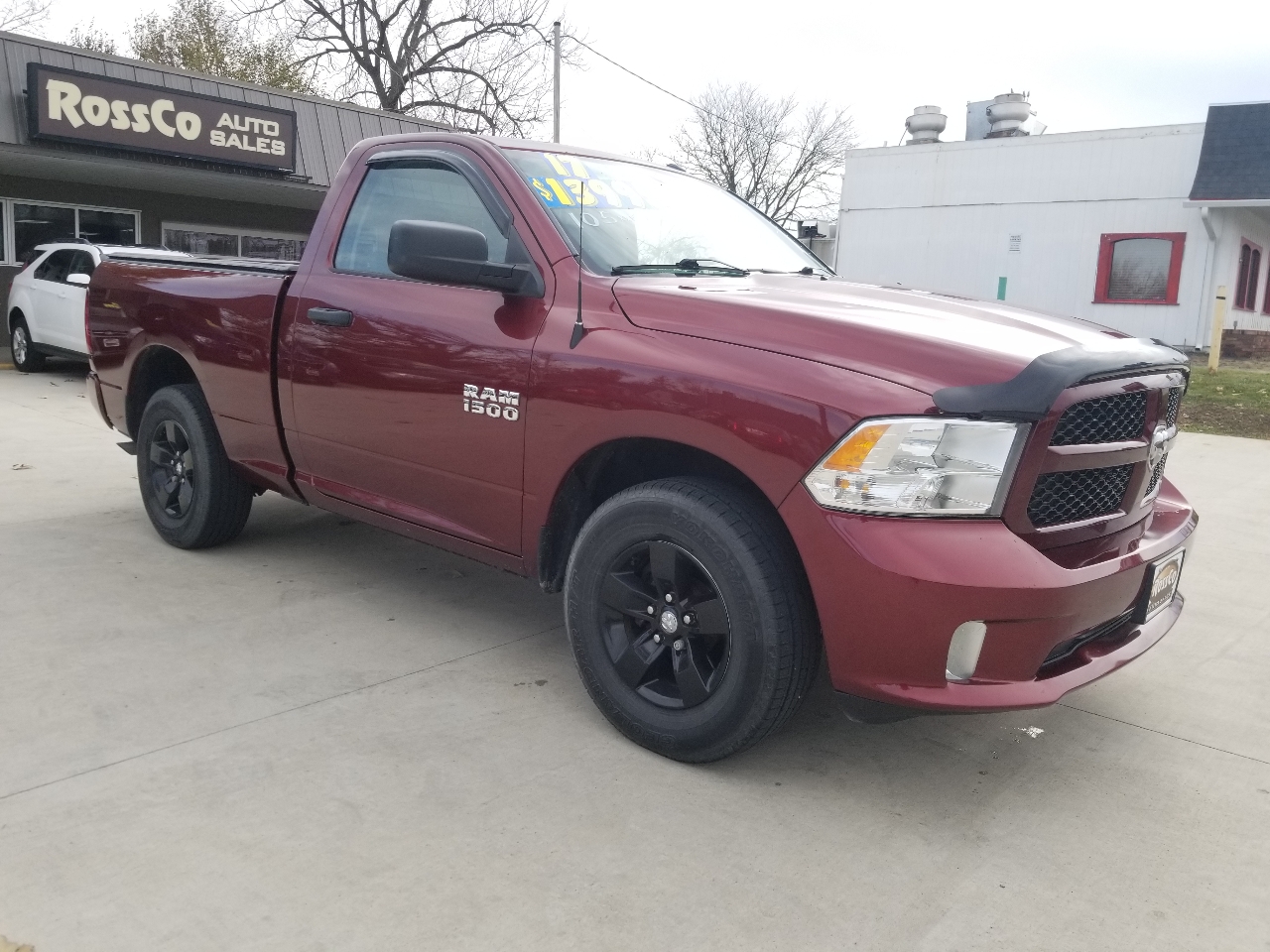2017 Ram 1500 Tradesman photo 3