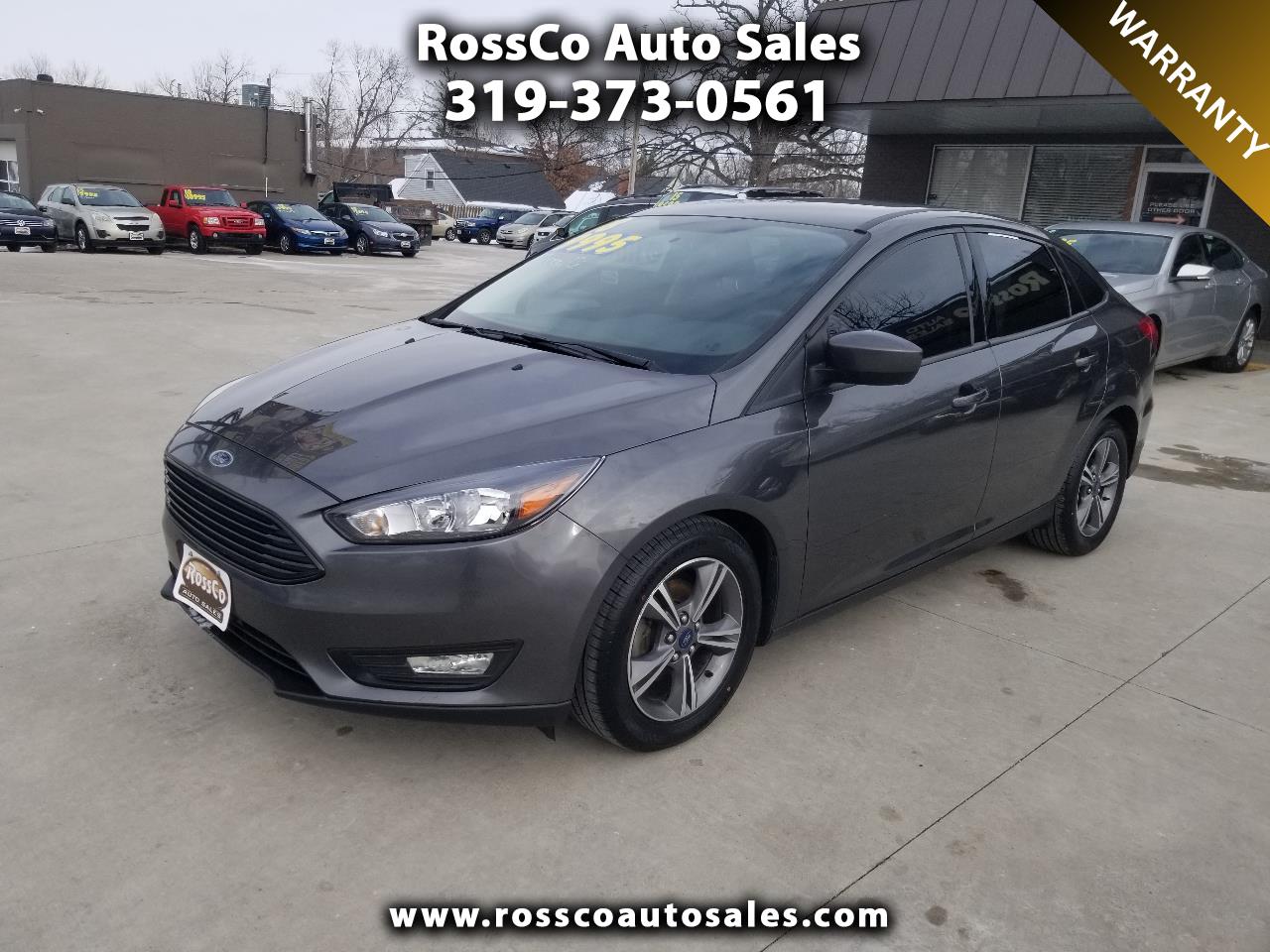 2018 Ford Focus SE's photo