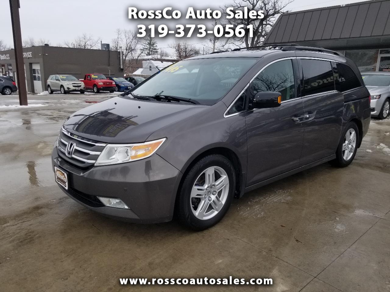 2013 Honda Odyssey Touring's photo