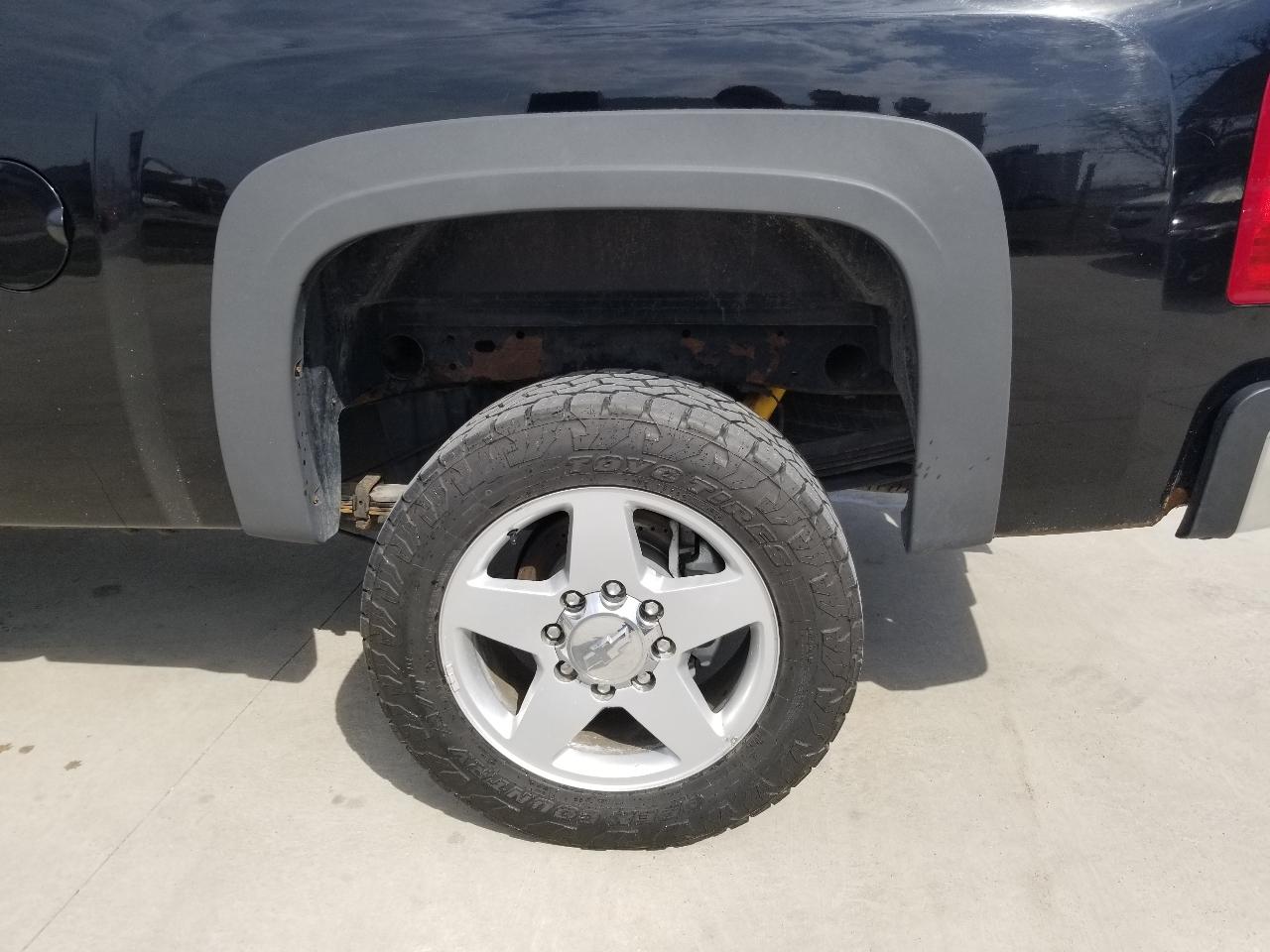 Chevrolet Silverado 2500HD 4WD Ext Cab 144.2" LTZ 2012