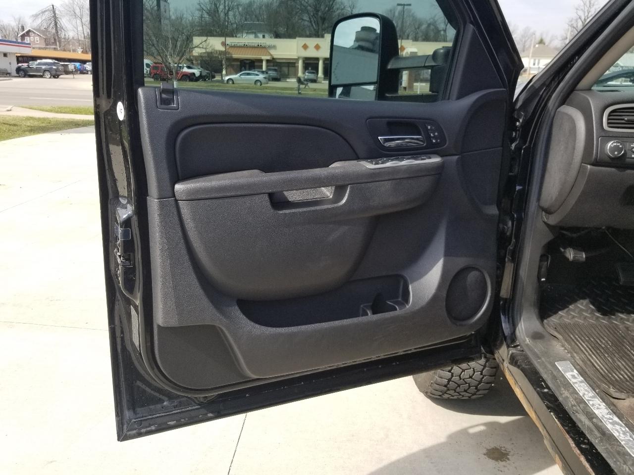 Chevrolet Silverado 2500HD 4WD Ext Cab 144.2" LTZ 2012