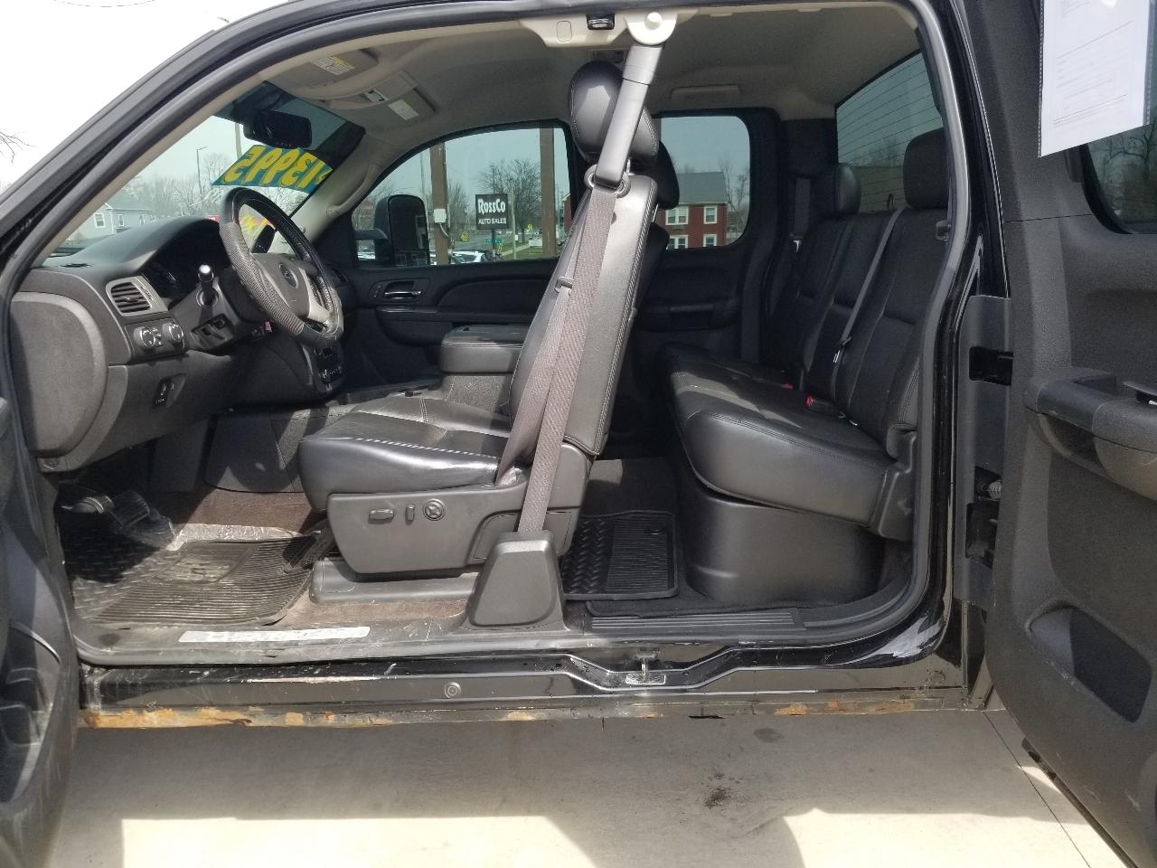 Chevrolet Silverado 2500HD 4WD Ext Cab 144.2" LTZ 2012