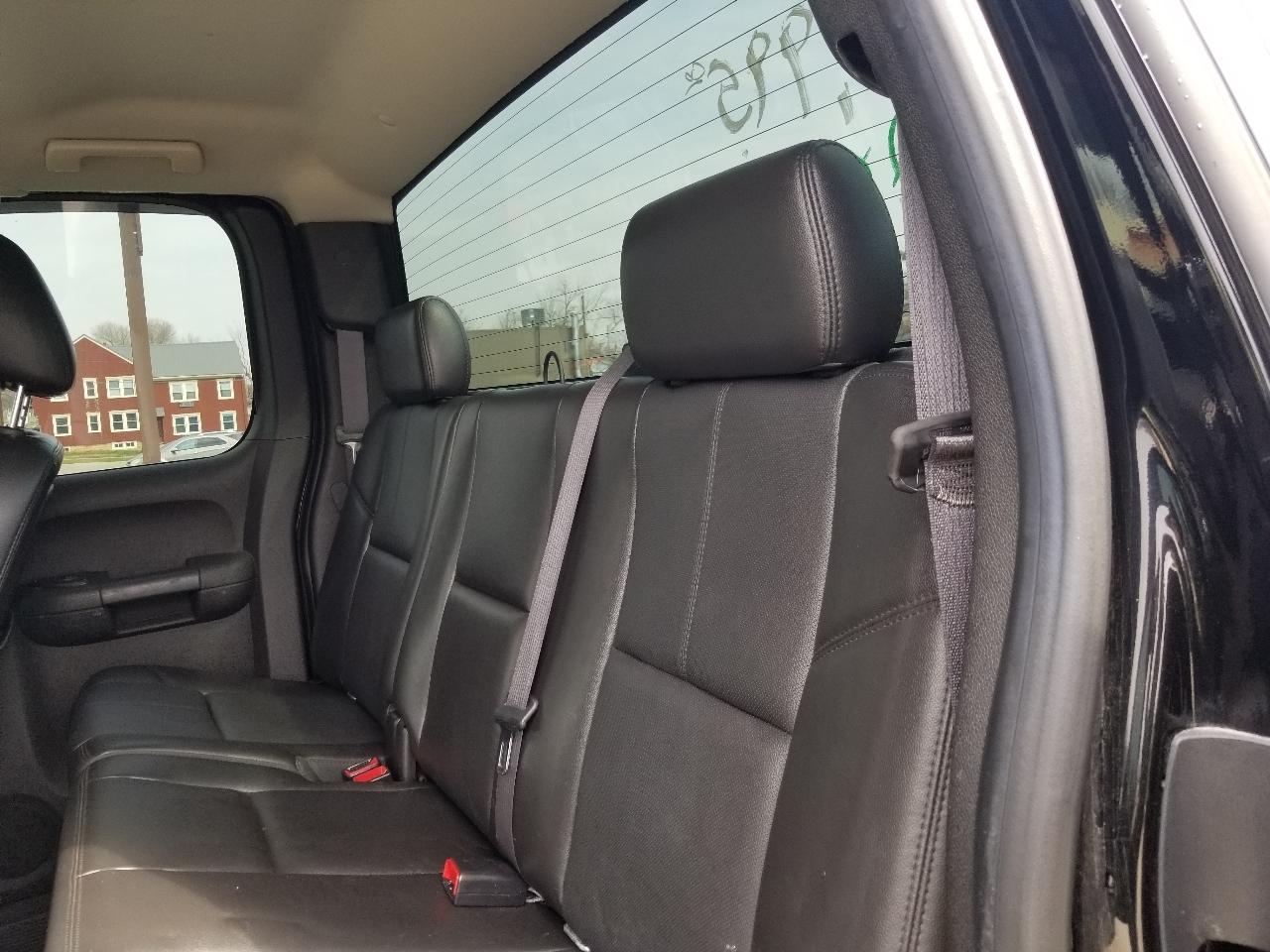 Chevrolet Silverado 2500HD 4WD Ext Cab 144.2" LTZ 2012