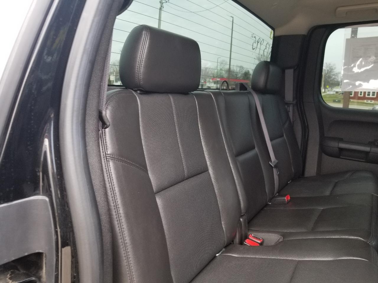 Chevrolet Silverado 2500HD 4WD Ext Cab 144.2" LTZ 2012