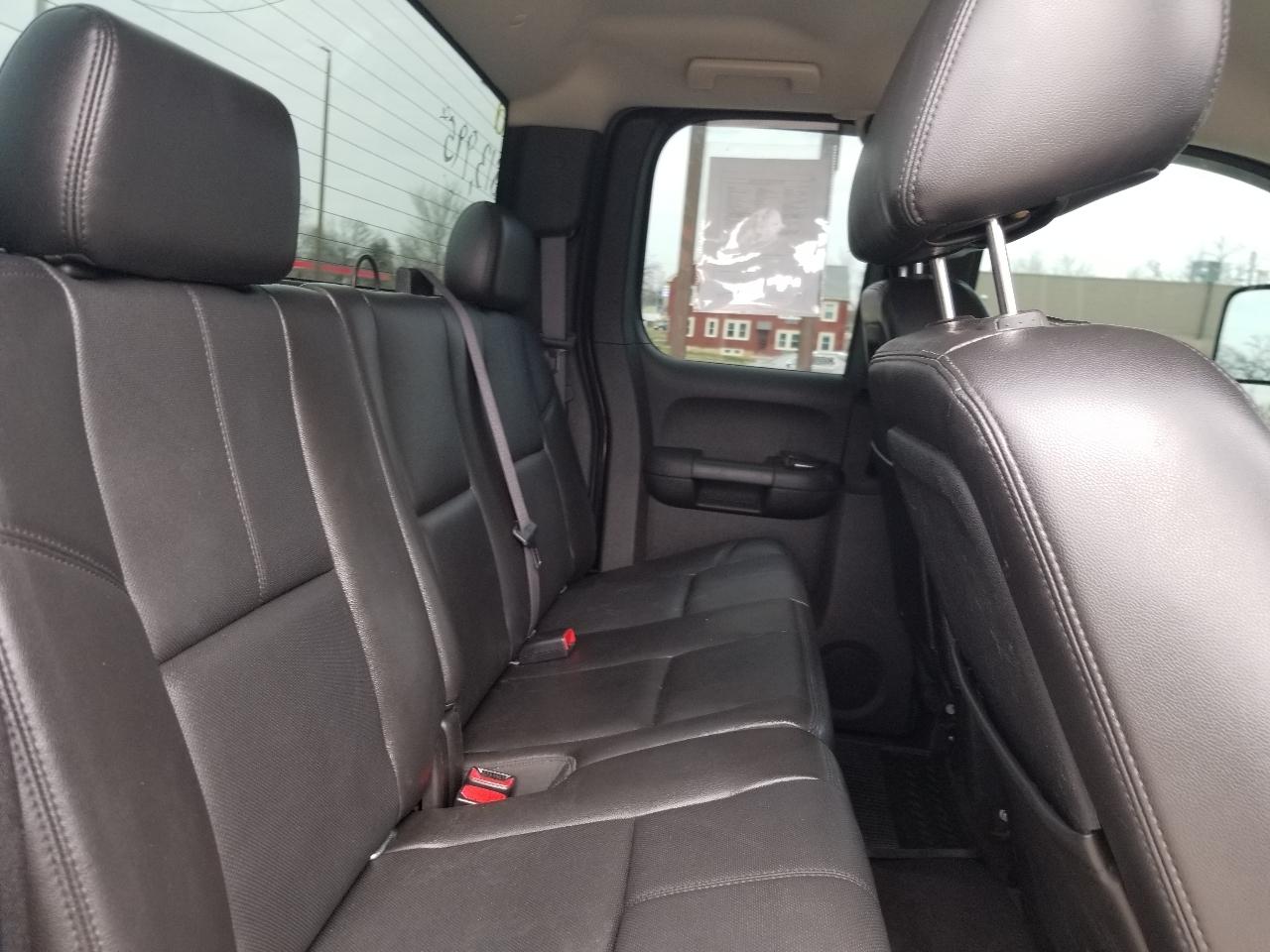 Chevrolet Silverado 2500HD 4WD Ext Cab 144.2" LTZ 2012