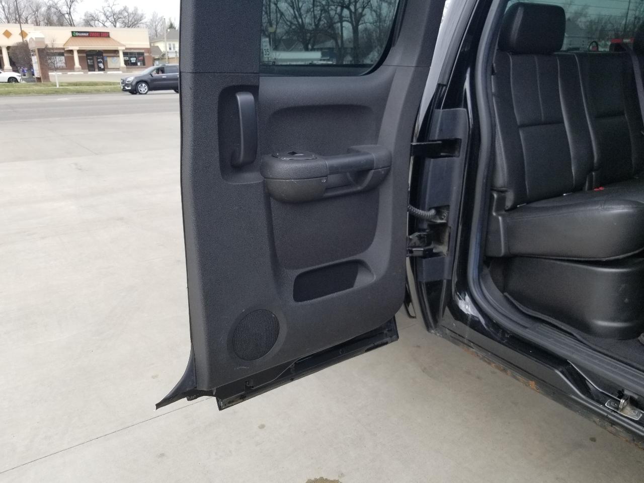 Chevrolet Silverado 2500HD 4WD Ext Cab 144.2" LTZ 2012