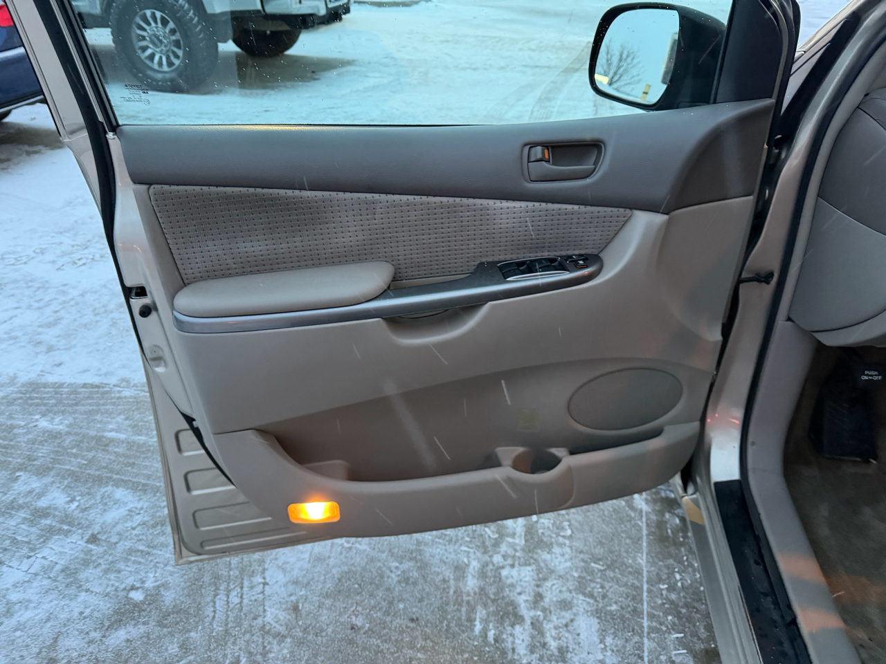 Toyota Sienna LE 7-Passenger 2006