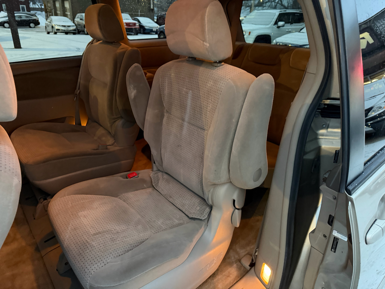 Toyota Sienna LE 7-Passenger 2006