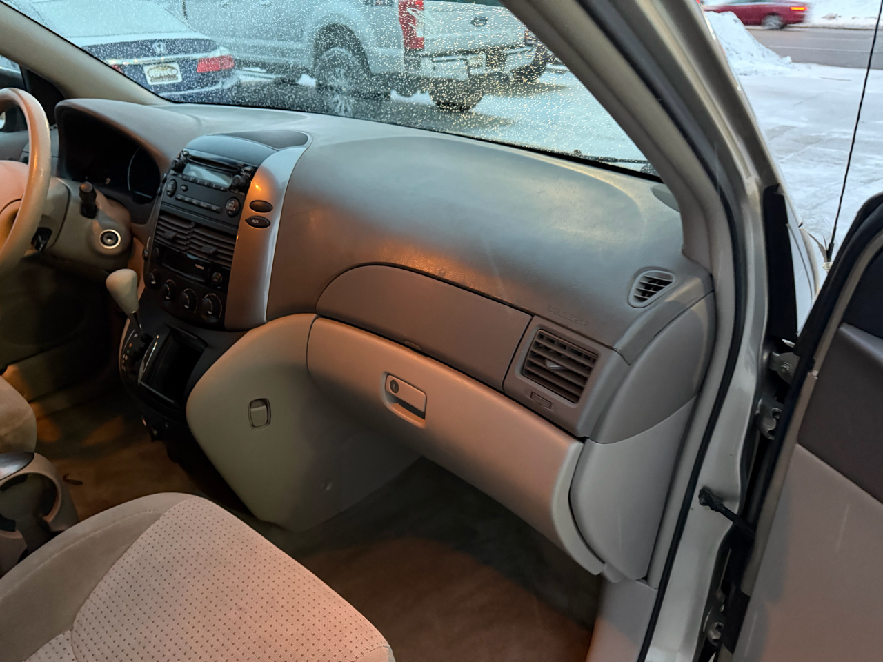 Toyota Sienna LE 7-Passenger 2006