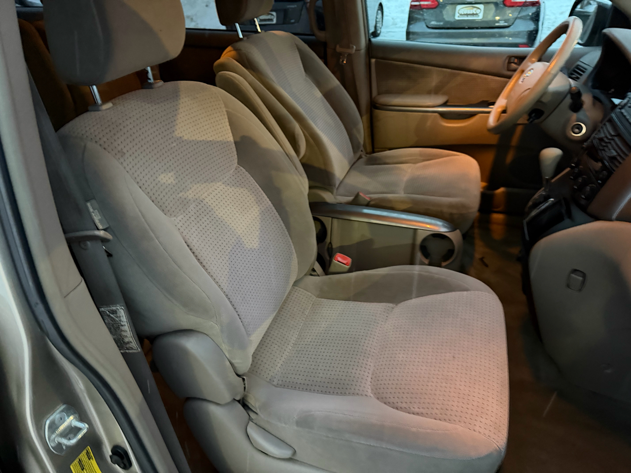 Toyota Sienna LE 7-Passenger 2006