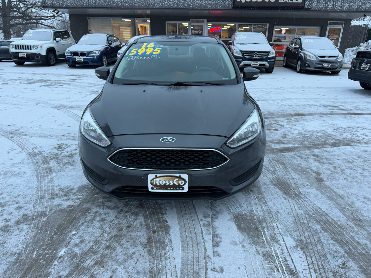 Ford Focus SE Sedan 2016