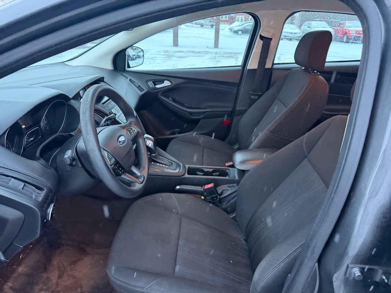 Ford Focus SE Sedan 2016