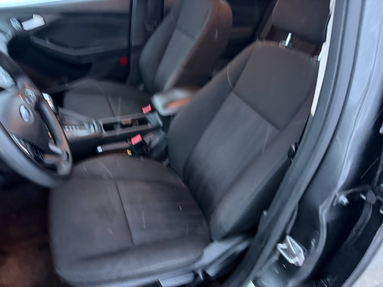 Ford Focus SE Sedan 2016