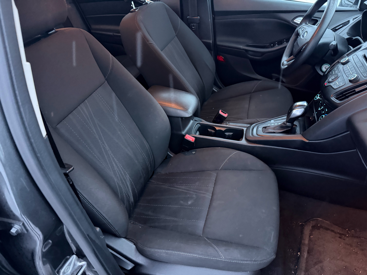 Ford Focus SE Sedan 2016