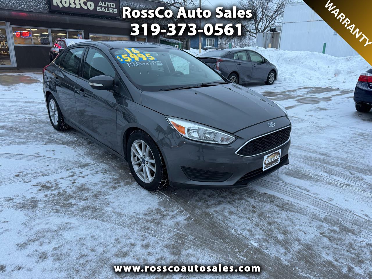 2016 Ford Focus SE's photo