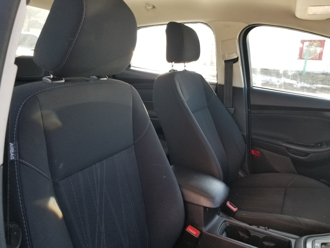 Ford Focus 4dr Sdn SE 2016