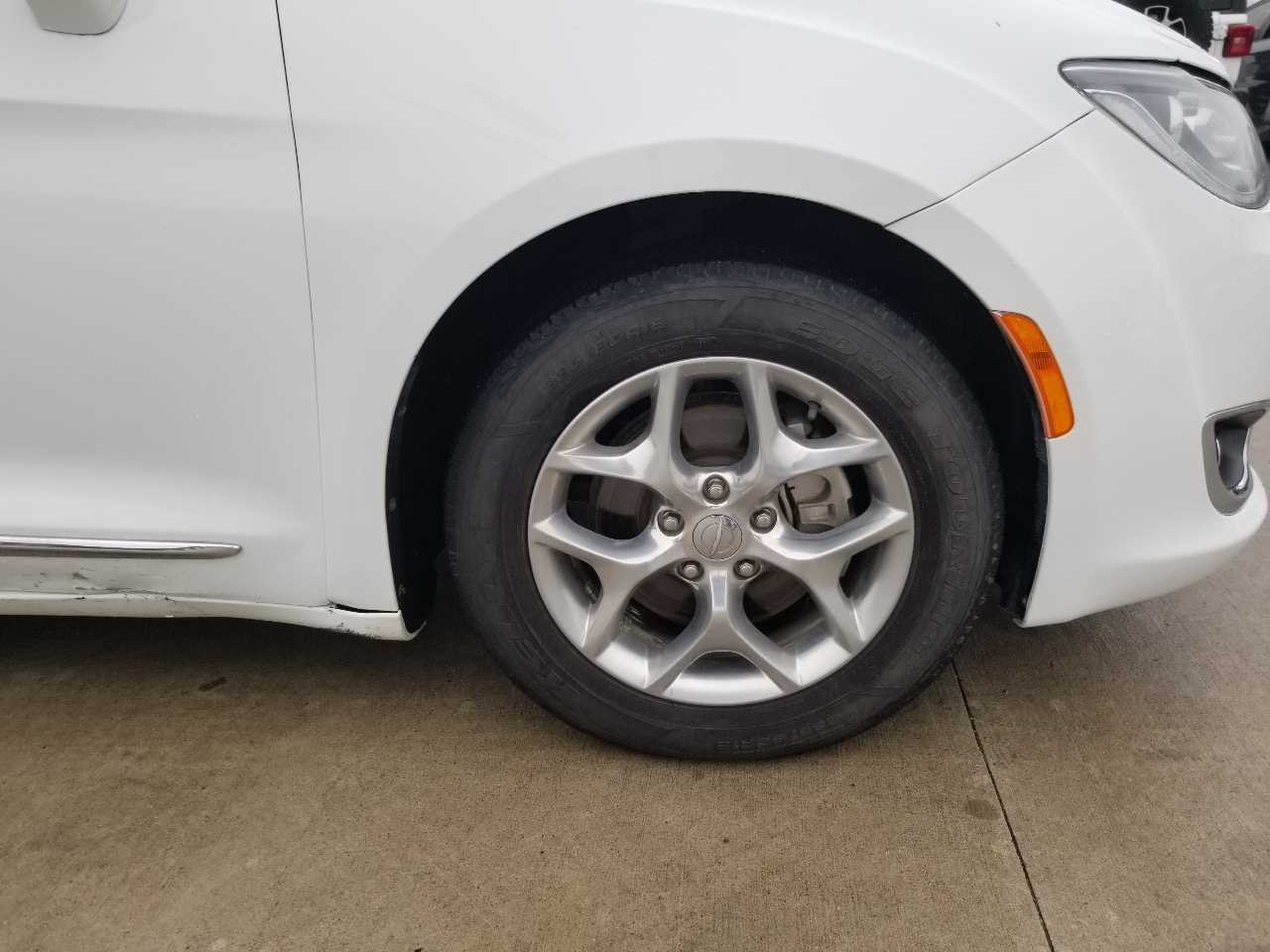 Chrysler Pacifica Limited FWD 2018