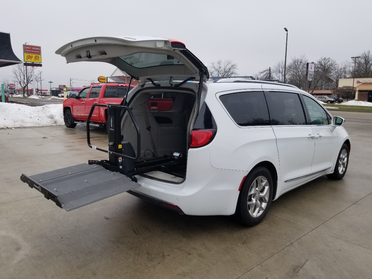 Chrysler Pacifica Limited FWD 2018