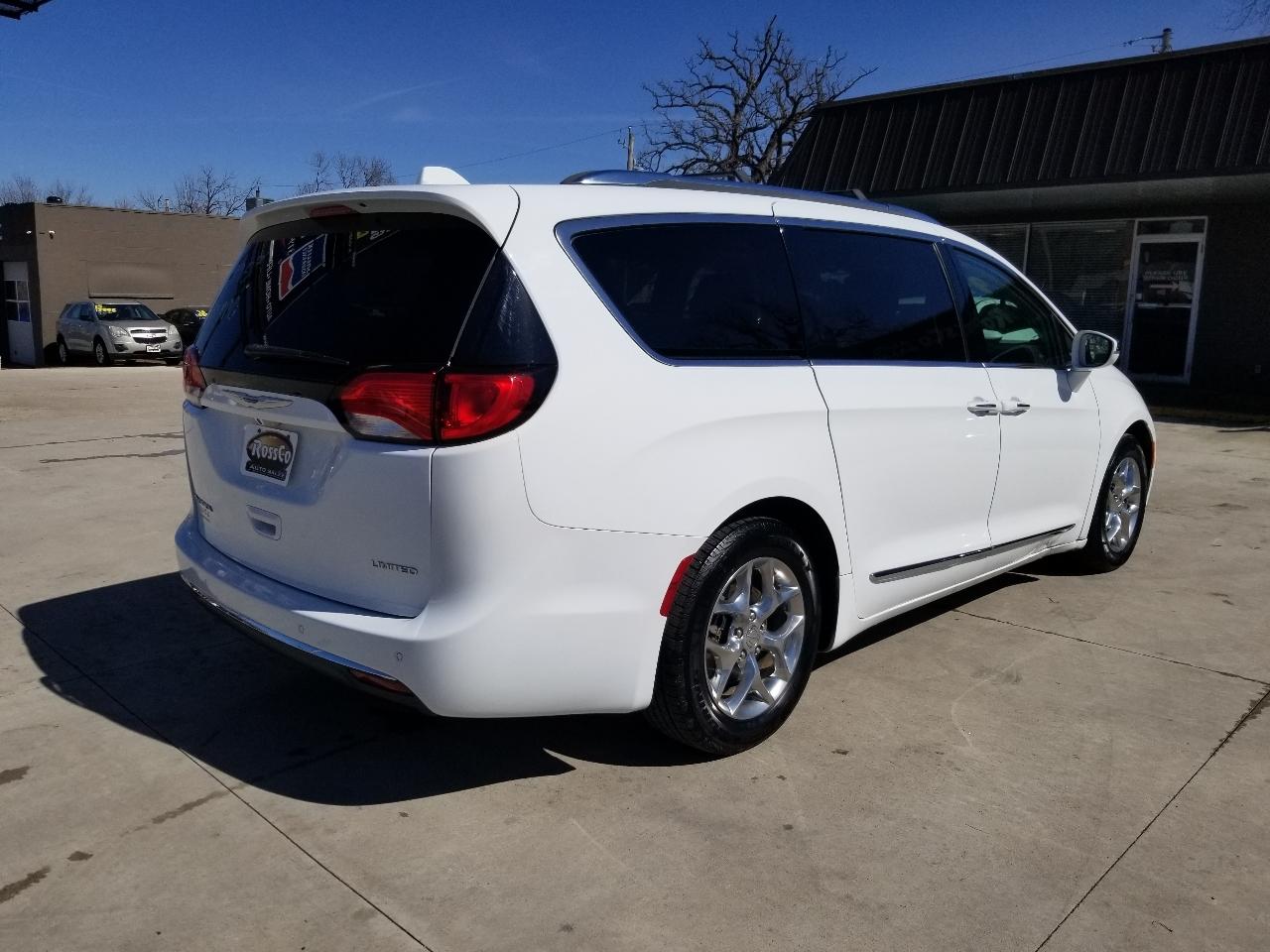 Chrysler Pacifica Limited FWD 2018