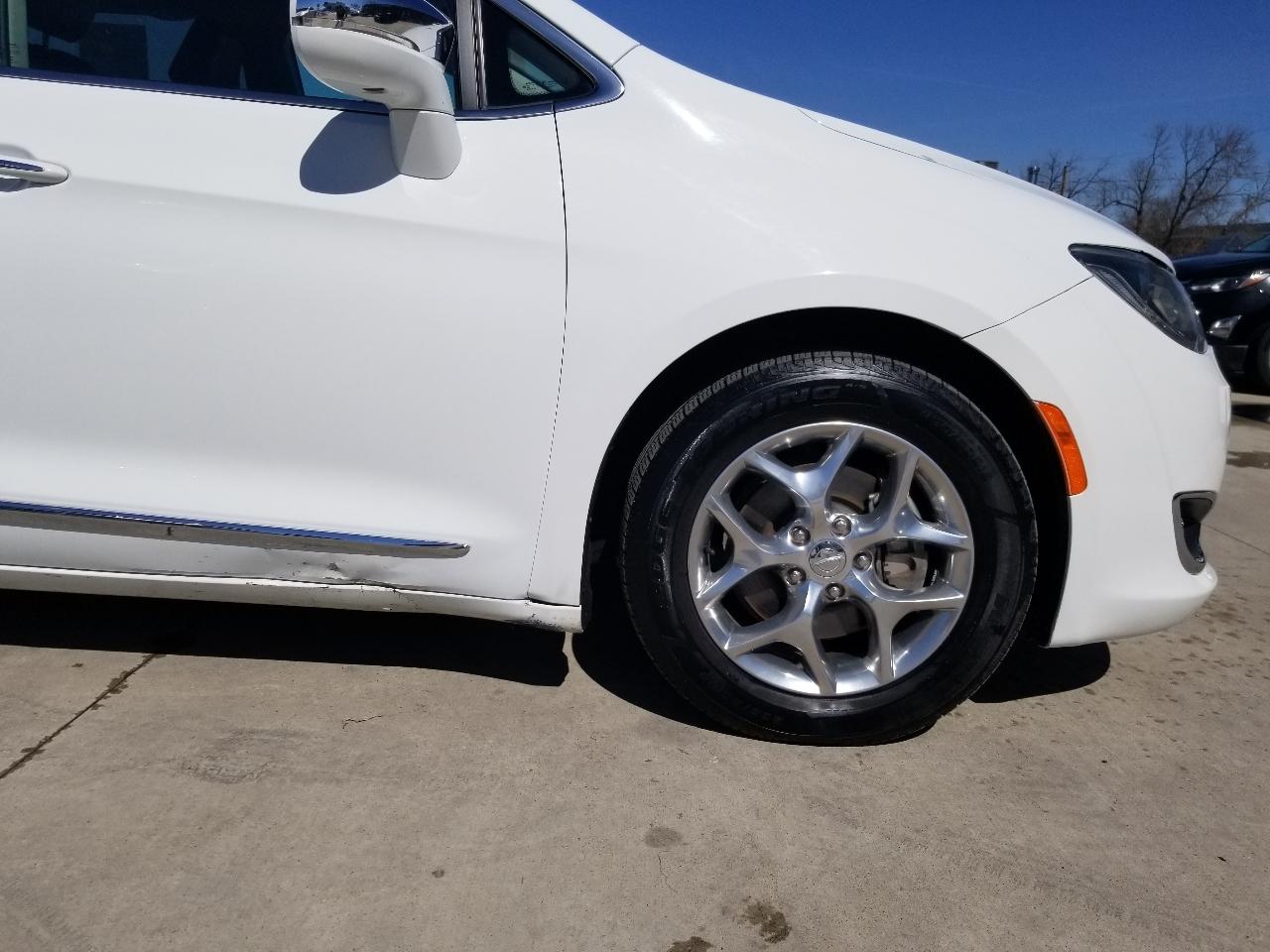 Chrysler Pacifica Limited FWD 2018