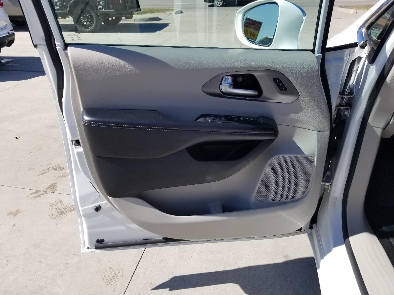 Chrysler Pacifica Limited FWD 2018