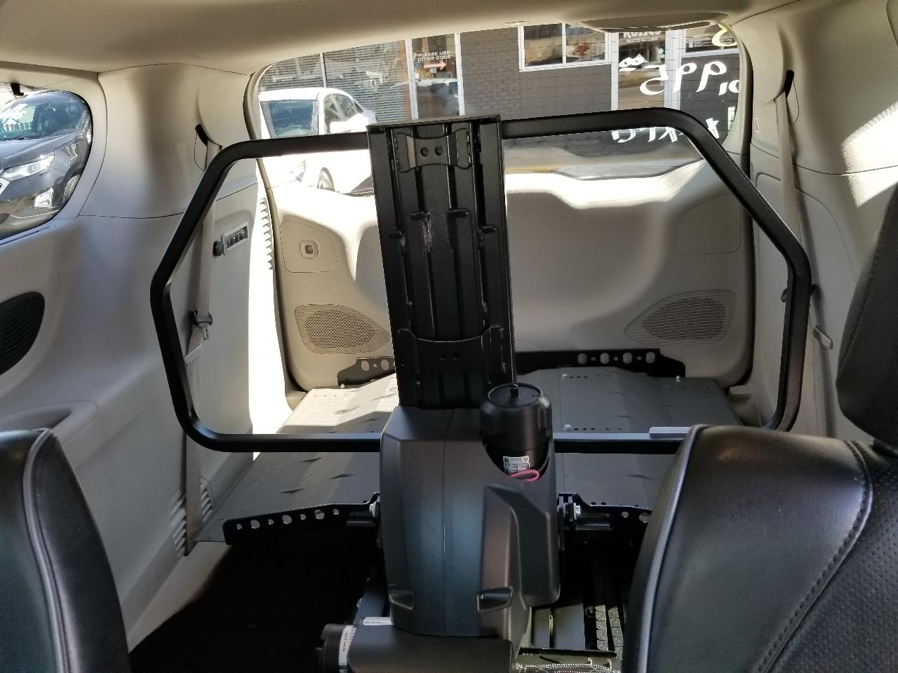 Chrysler Pacifica Limited FWD 2018