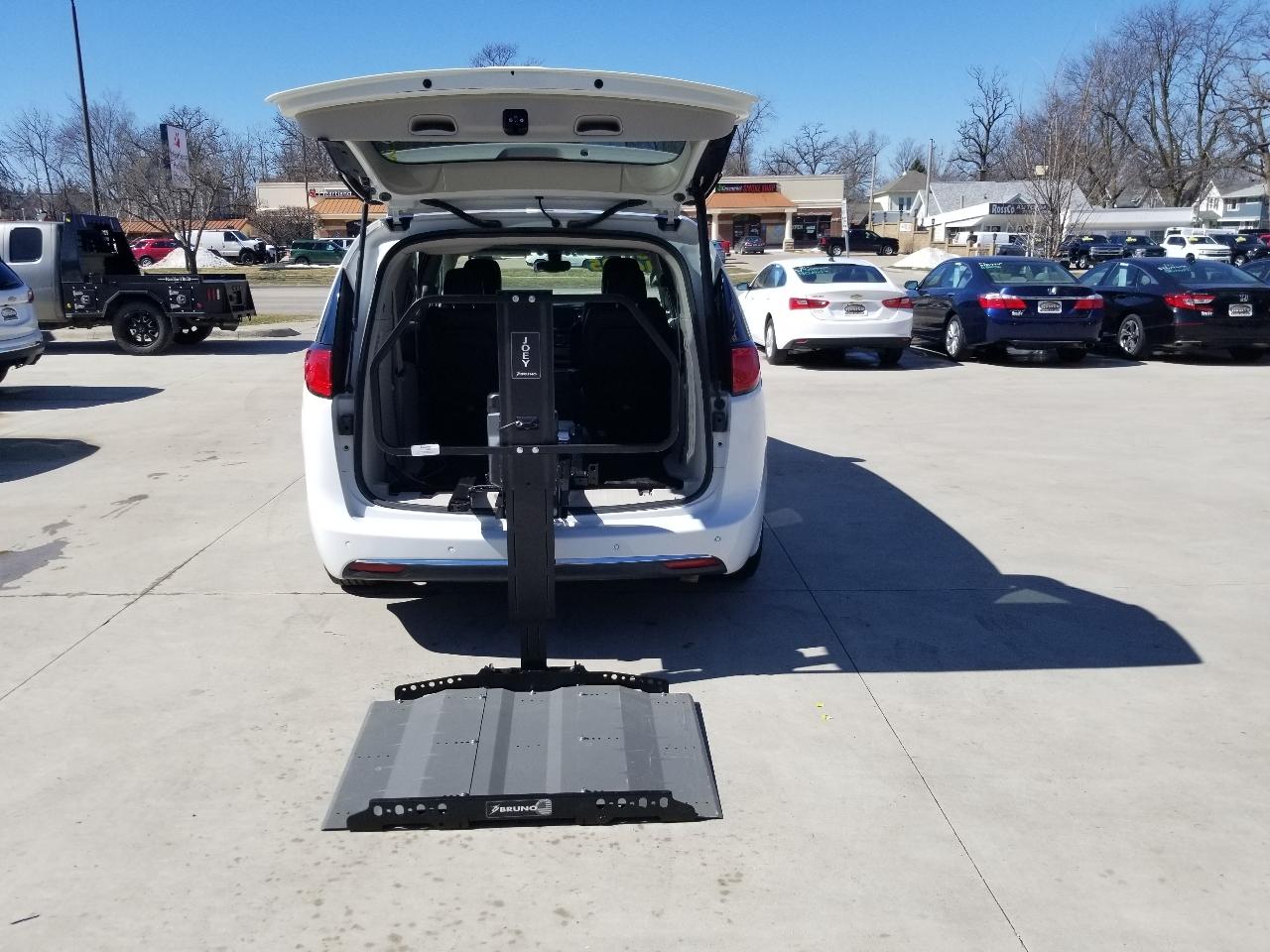 Chrysler Pacifica Limited FWD 2018