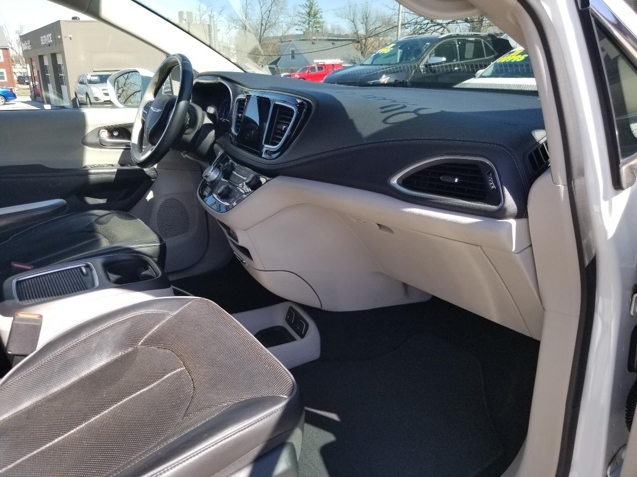 Chrysler Pacifica Limited FWD 2018