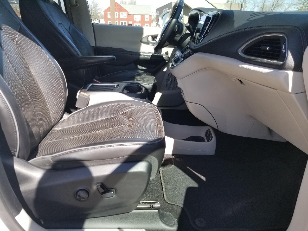 Chrysler Pacifica Limited FWD 2018