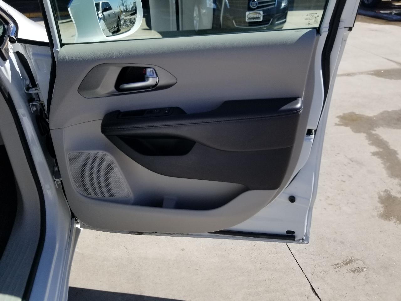 Chrysler Pacifica Limited FWD 2018