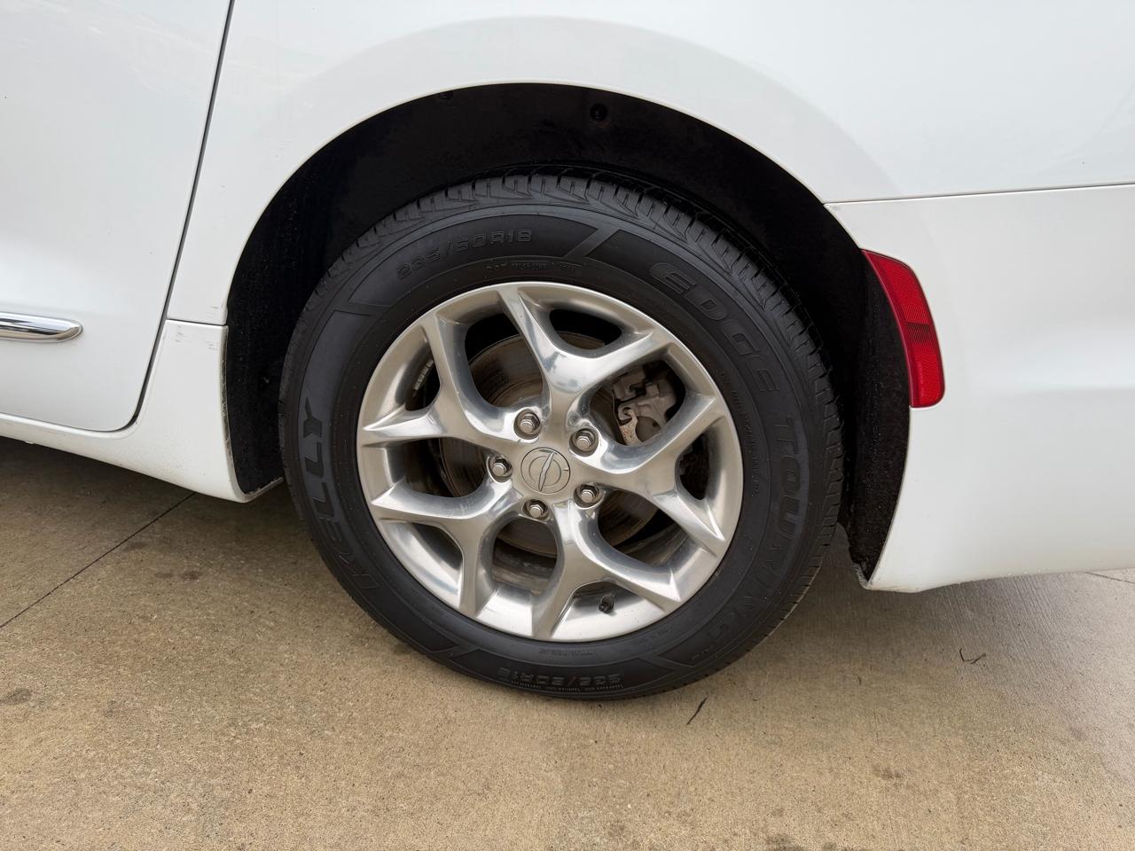 Chrysler Pacifica Limited FWD 2018