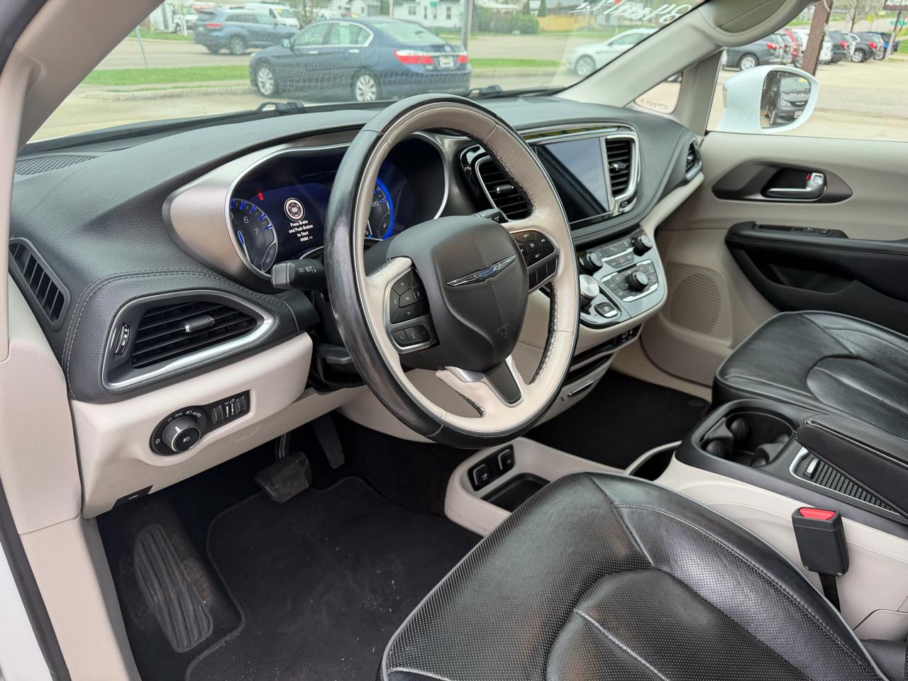 Chrysler Pacifica Limited FWD 2018