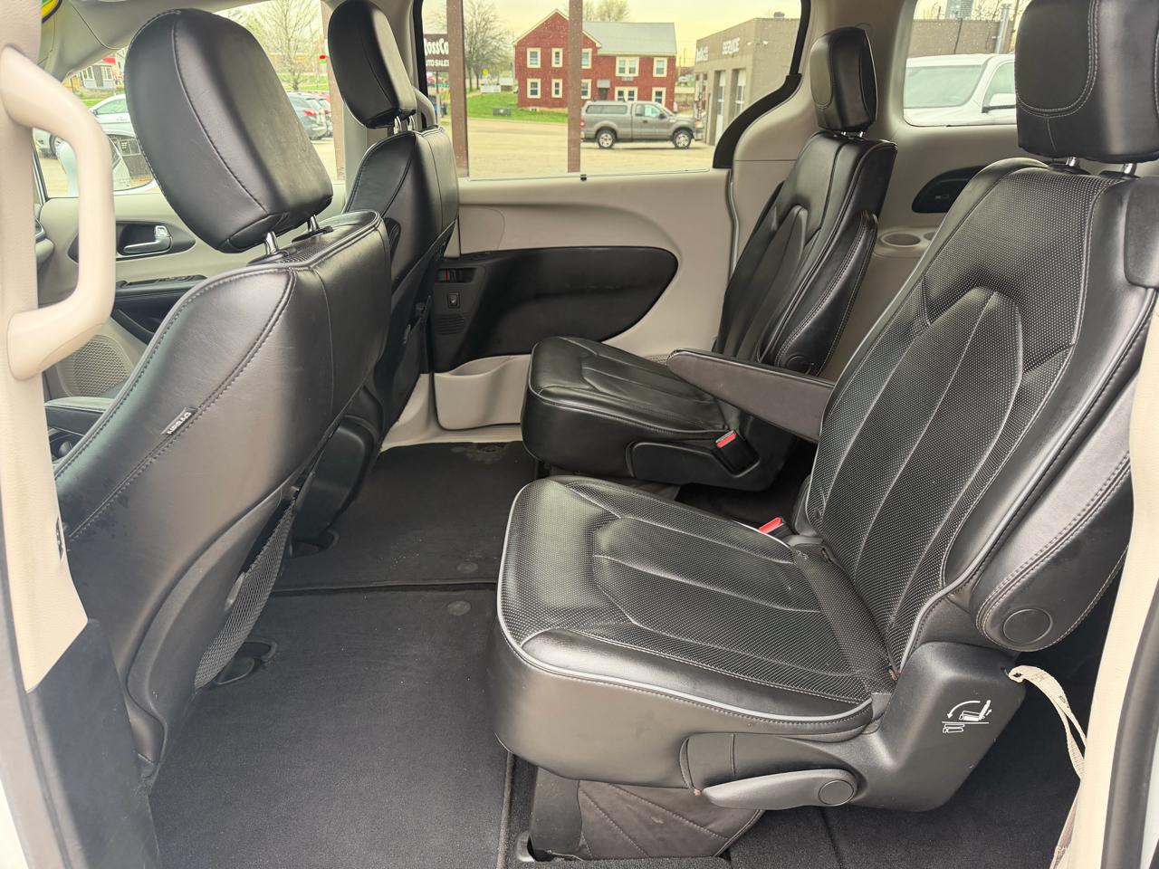 Chrysler Pacifica Limited FWD 2018
