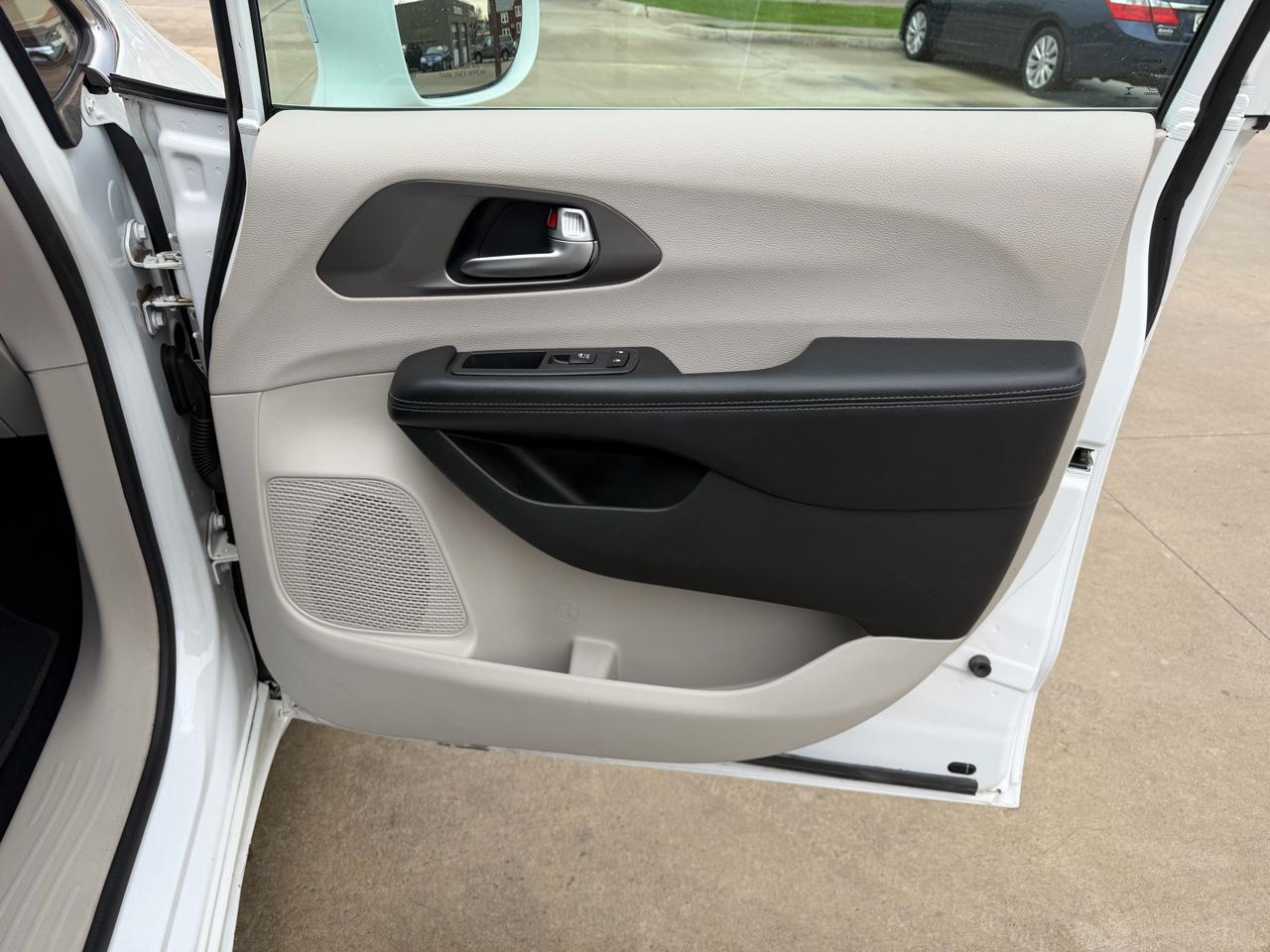 Chrysler Pacifica Limited FWD 2018