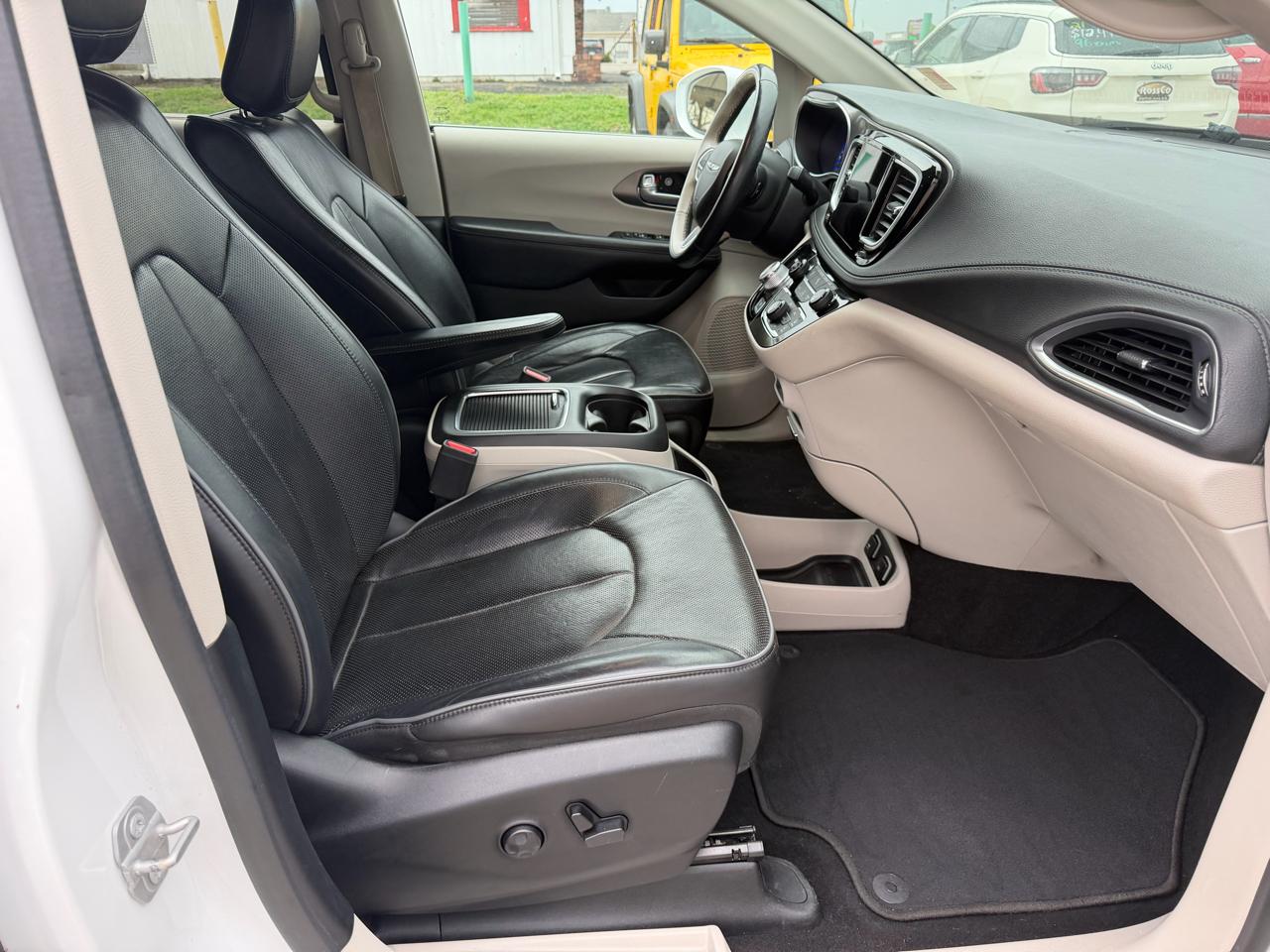 Chrysler Pacifica Limited FWD 2018