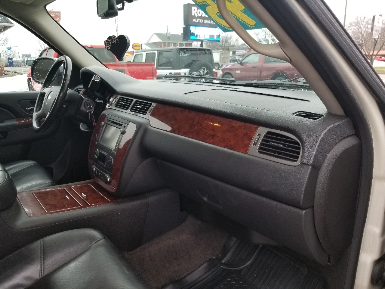 Chevrolet Suburban LTZ 1500 4WD 2013