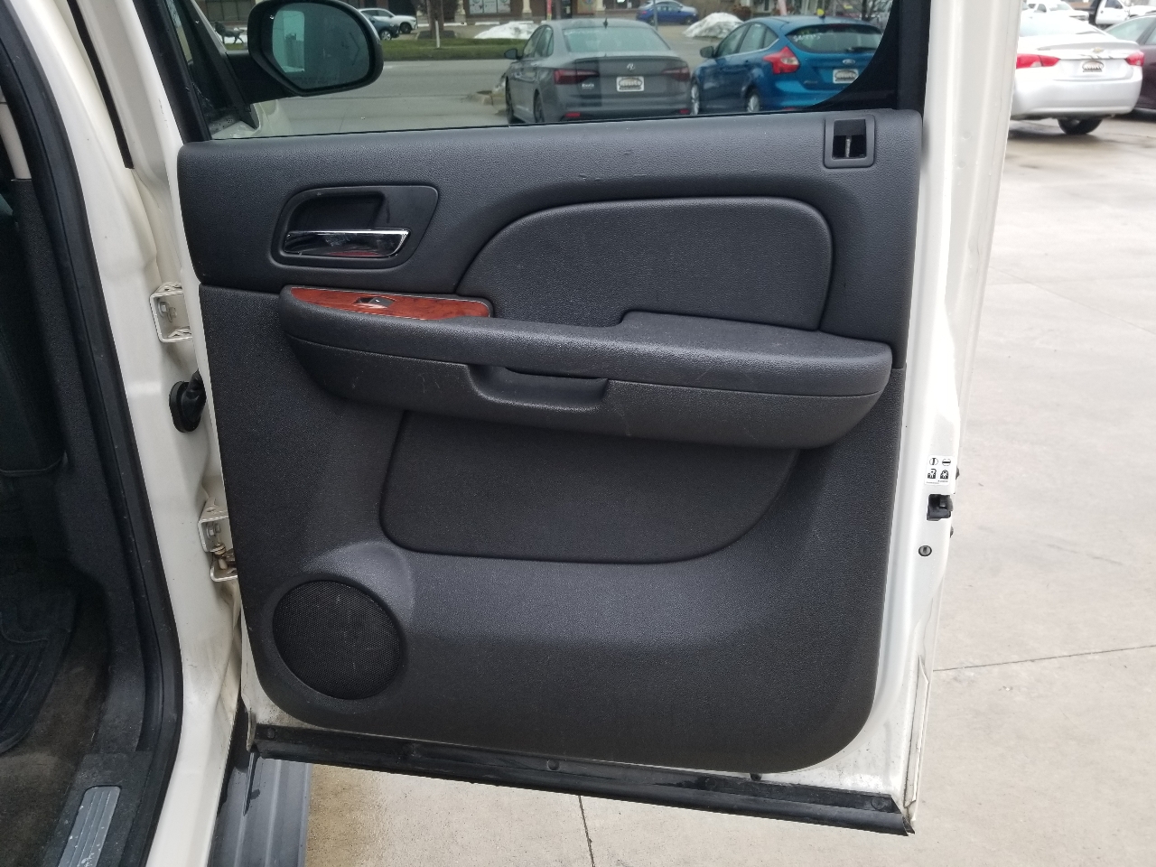 Chevrolet Suburban LTZ 1500 4WD 2013