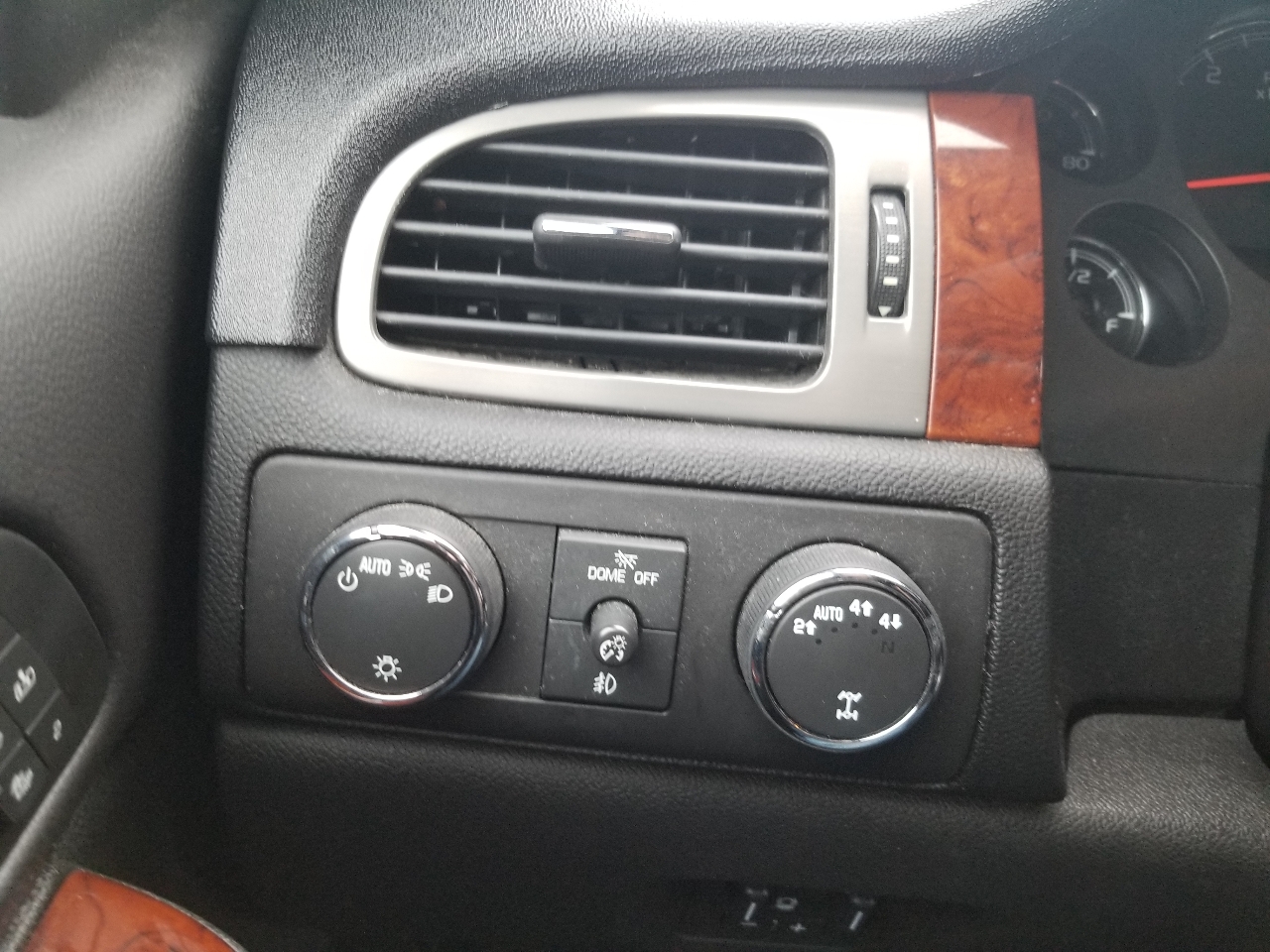 Chevrolet Suburban LTZ 1500 4WD 2013