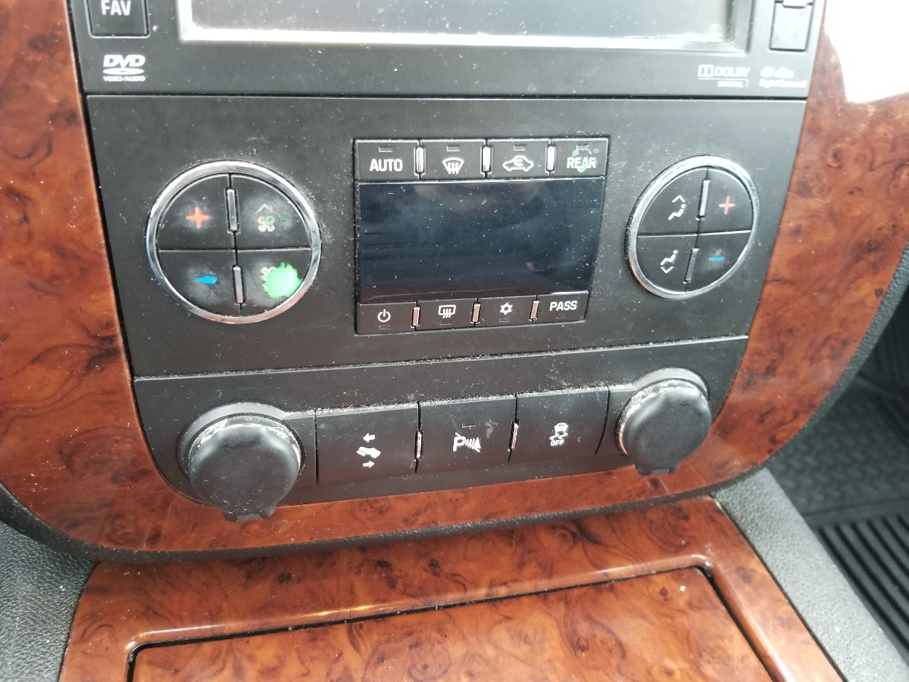 Chevrolet Suburban LTZ 1500 4WD 2013