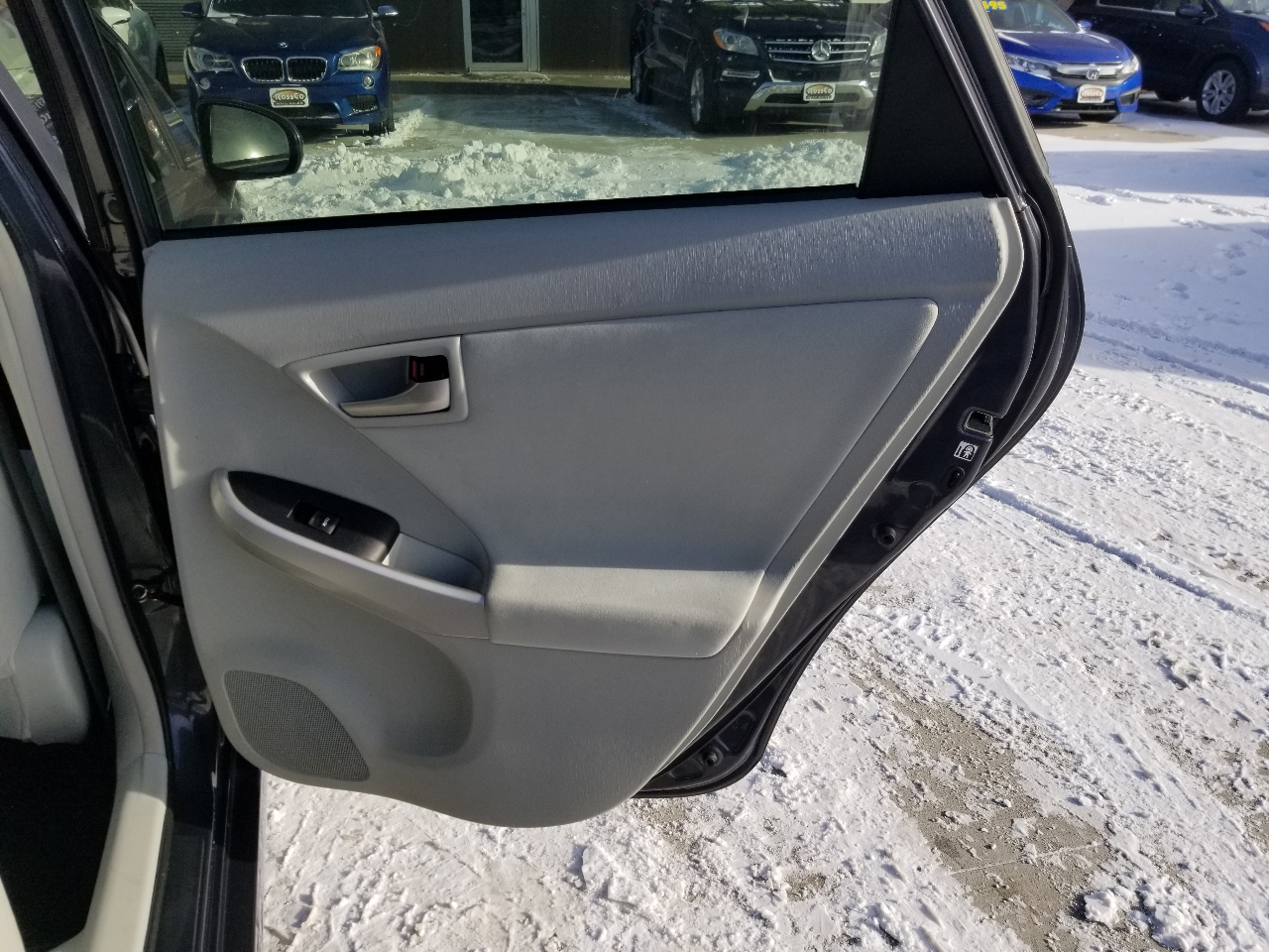 Toyota Prius 5dr HB Five (Natl) 2014