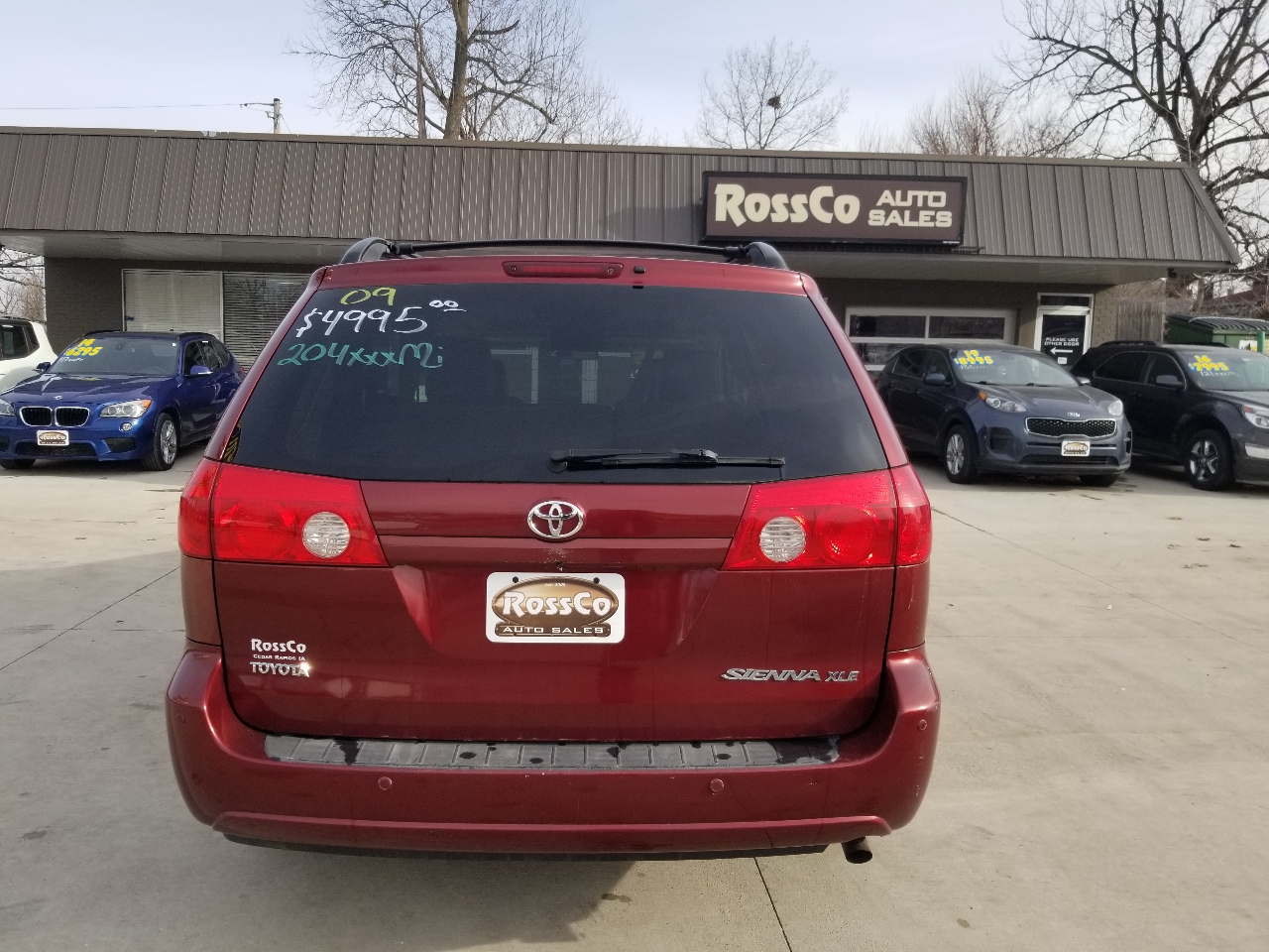 Toyota Sienna XLE FWD 2009