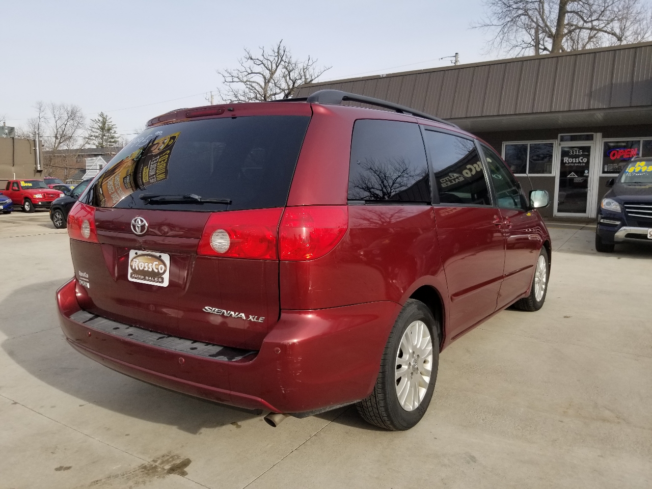 Toyota Sienna XLE FWD 2009