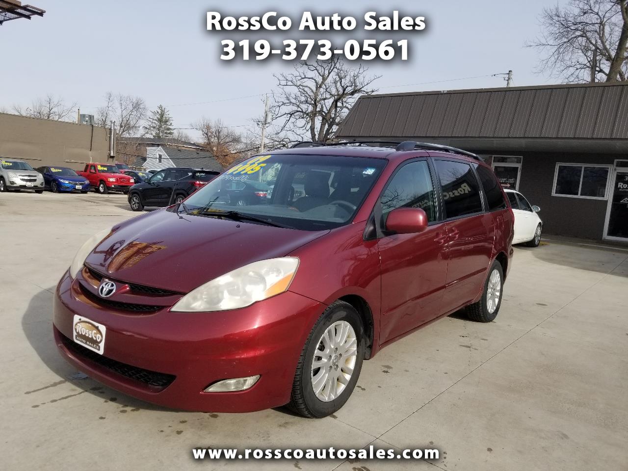 Toyota Sienna XLE FWD 2009