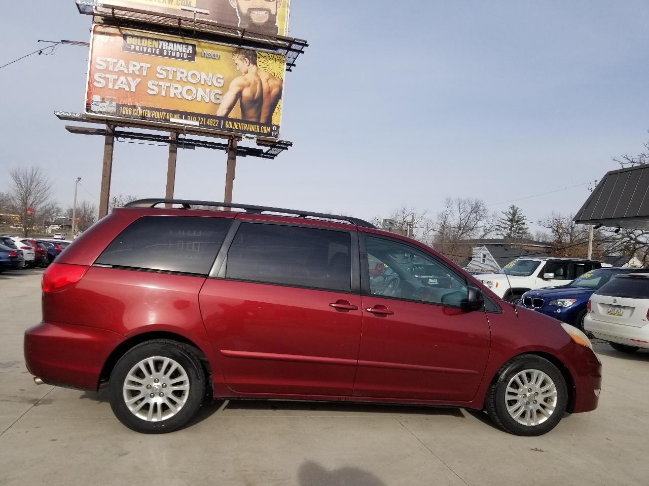 Toyota Sienna XLE FWD 2009